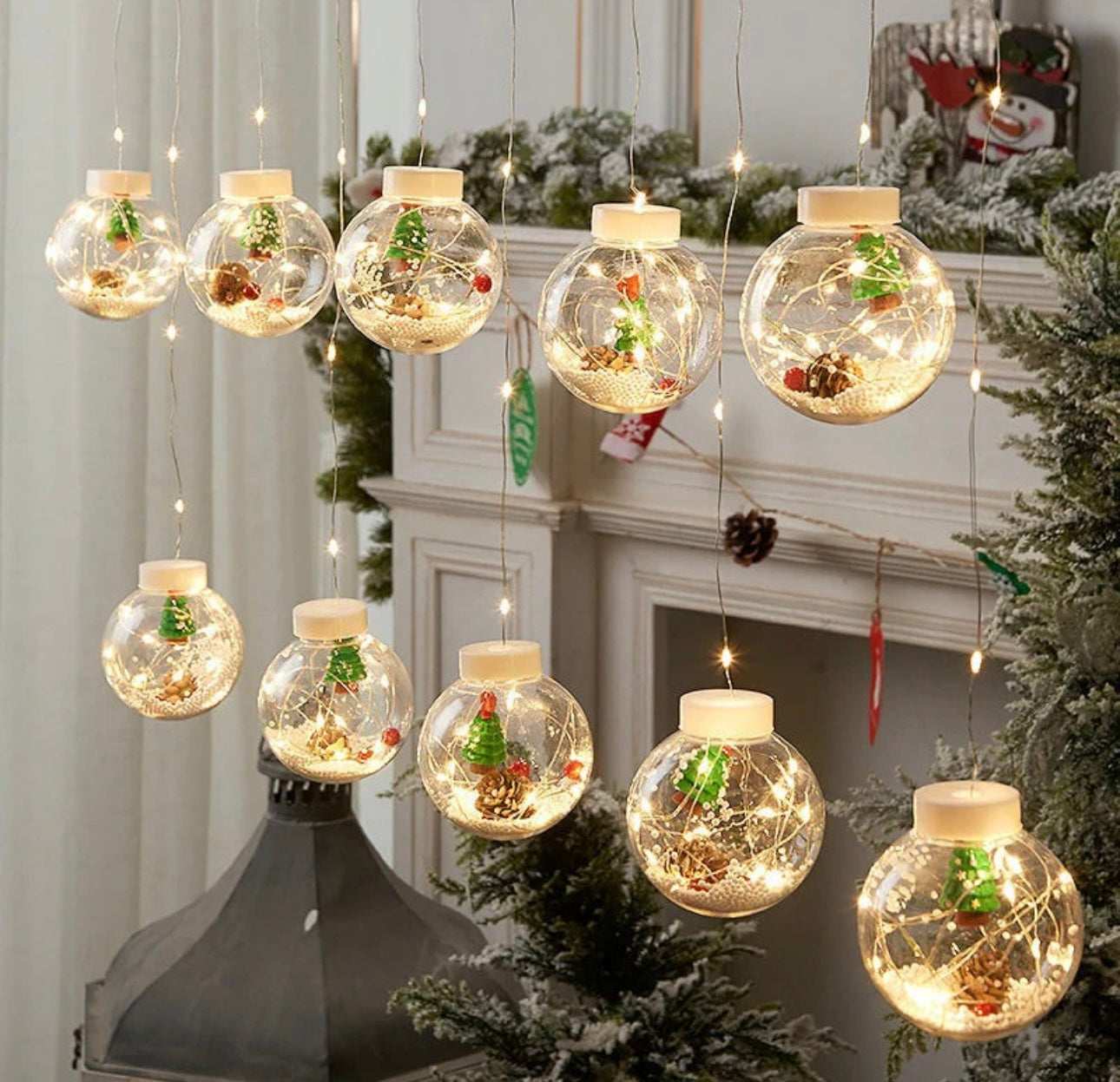 Instalatie tip globuri cu LED si figurine, 10 globuri, 3 m